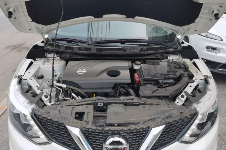 Used Nissan Qashqai 2017 2.0L CVT Smart Enjoyment Version China V Standard Engine Bay