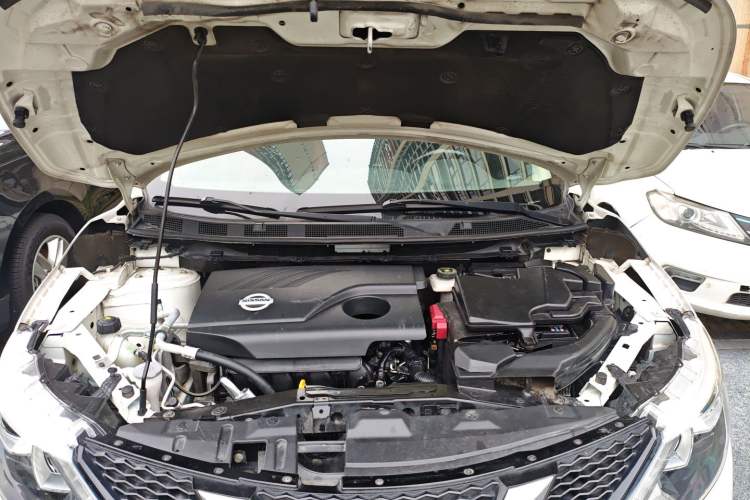 Used Nissan Qashqai 2017 2.0L CVT Smart Enjoyment Version China V Standard Engine Bay