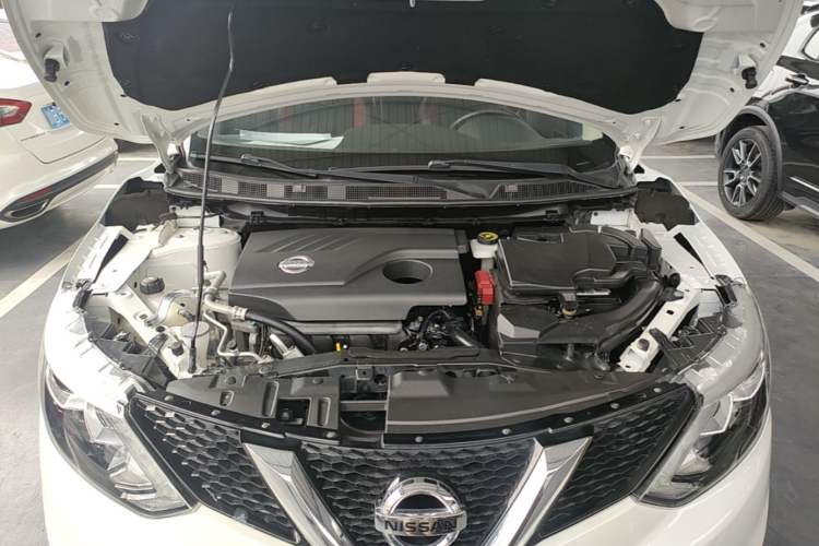 Used Nissan Qashqai 2017 2.0L CVT Smart Enjoyment Version China V Standard Engine Bay