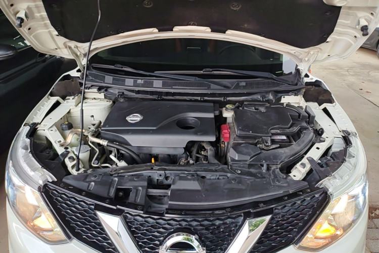 Used Nissan Qashqai 2017 2.0L CVT Smart Enjoyment Version China V Standard Engine Bay