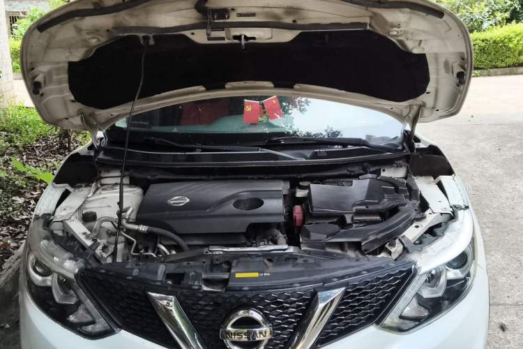Used Nissan Qashqai 2017 2.0L CVT Smart Enjoyment Version China VI Standard Engine Bay