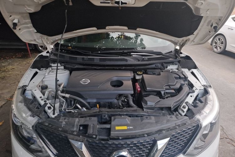 Used Nissan Qashqai 2017 2.0L CVT Smart Enjoyment Version China V Standard Engine Bay