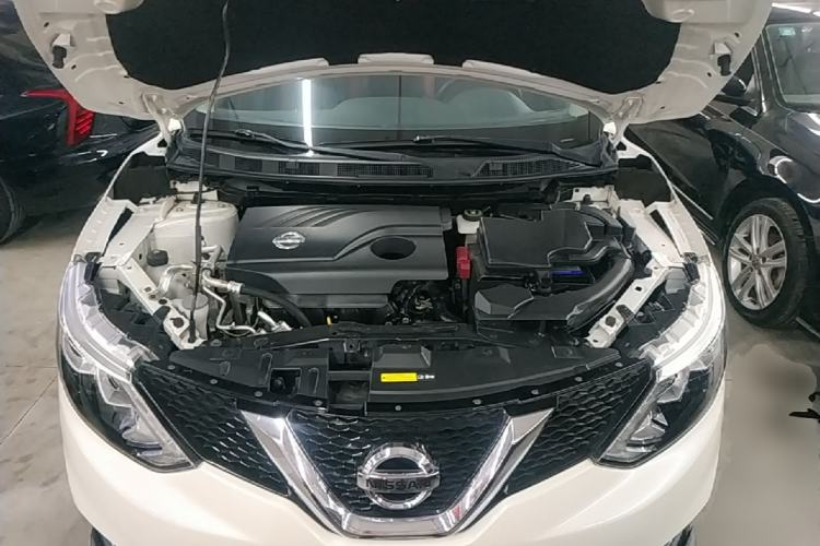 Used Nissan Qashqai 2017 2.0L CVT Smart Enjoyment Version China V Standard Engine Bay