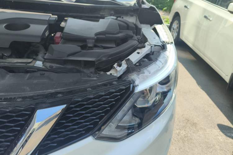 Used Nissan Qashqai 2017 2.0L CVT Smart Enjoyment Version China VI Standard Engine Bay Left