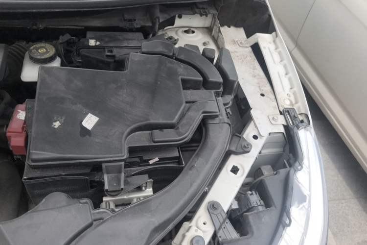 Used Nissan Qashqai 2017 2.0L CVT Smart Enjoyment Version China VI Standard Engine Bay Left