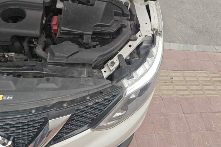 Used Nissan Qashqai 2017 2.0L CVT Smart Enjoyment Version China V Standard Engine Bay Left