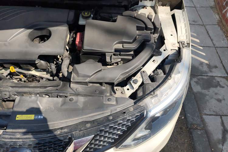 Used Nissan Qashqai 2017 2.0L CVT Smart Enjoyment Version China VI Standard Engine Bay Left