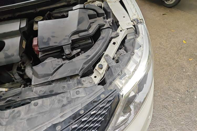 Used Nissan Qashqai 2017 2.0L CVT Smart Enjoyment Version China V Standard Engine Bay Left