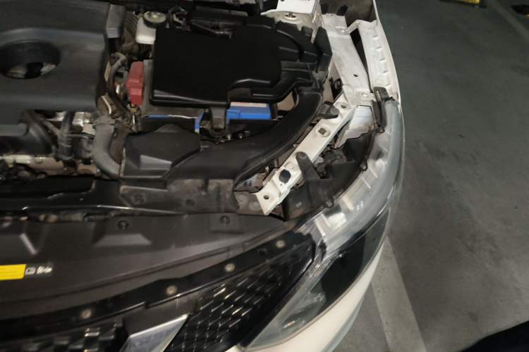 Used Nissan Qashqai 2017 2.0L CVT Smart Enjoyment Version China V Standard Engine Bay Left
