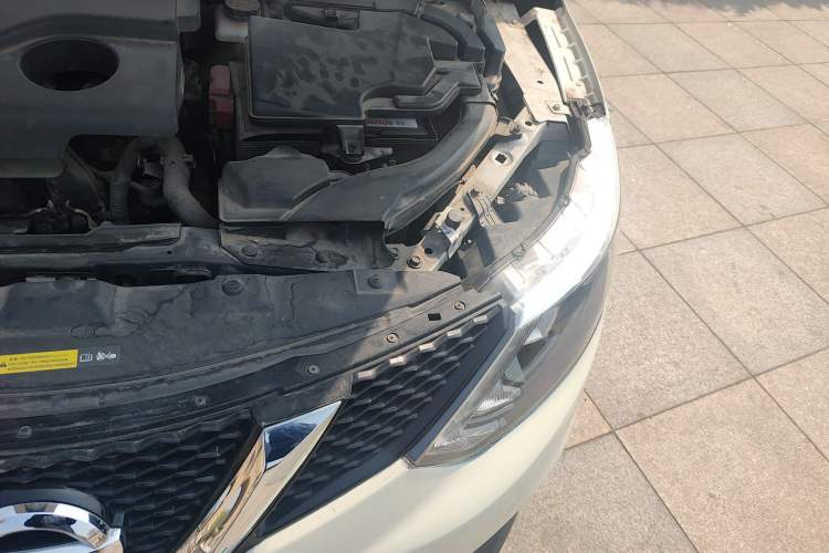 Used Nissan Qashqai 2017 2.0L CVT Smart Enjoyment Version China VI Standard Engine Bay Left