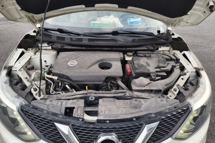 Used Nissan Qashqai 2017 2.0L CVT Smart Enjoyment Version China VI Standard Engine Bay