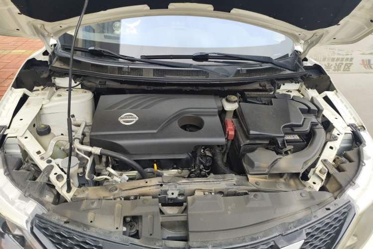 Used Nissan Qashqai 2017 2.0L CVT Smart Enjoyment Version China VI Standard Engine Bay