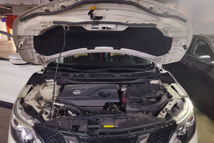 Used Nissan Qashqai 2017 2.0L CVT Smart Enjoyment Version China VI Standard Engine Bay