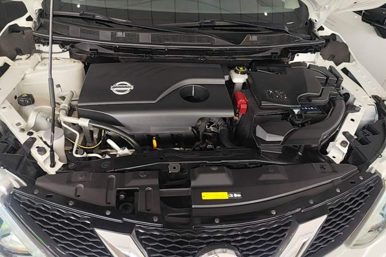 Used Nissan Qashqai 2017 2.0L CVT Elite Edition China VI Standard Engine Bay