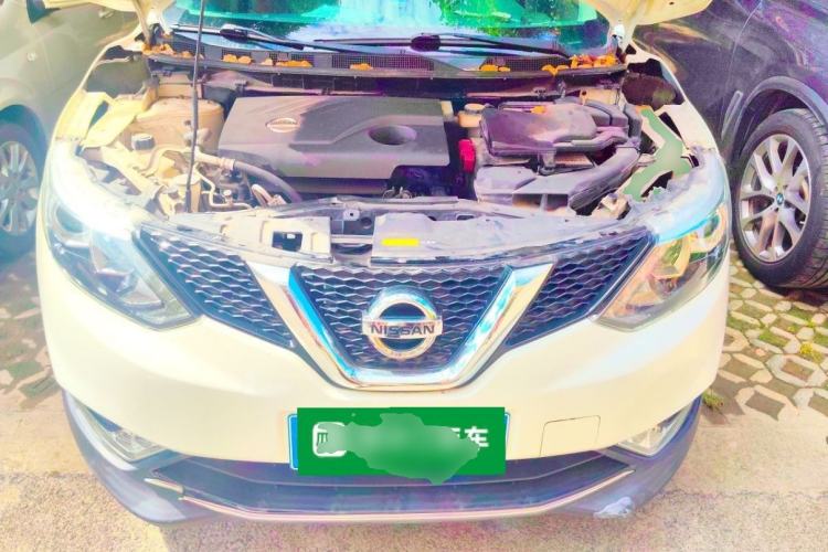 Used Nissan Qashqai 2017 2.0L CVT Smart Enjoyment Version China VI Standard Engine Bay
