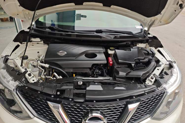 Used Nissan Qashqai 2017 2.0L CVT Smart Enjoyment Version China V Standard Engine Bay