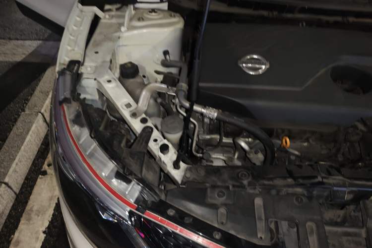 Used Nissan Qashqai 2017 2.0L CVT Luxury Edition China VI Standard Engine Bay Right