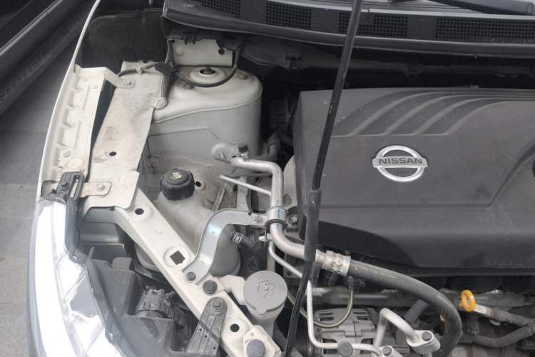 Used Nissan Qashqai 2017 2.0L CVT Smart Enjoyment Version China VI Standard Engine Bay Right