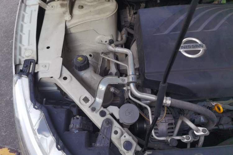 Used Nissan Qashqai 2017 2.0L CVT Smart Enjoyment Version China VI Standard Engine Bay Right