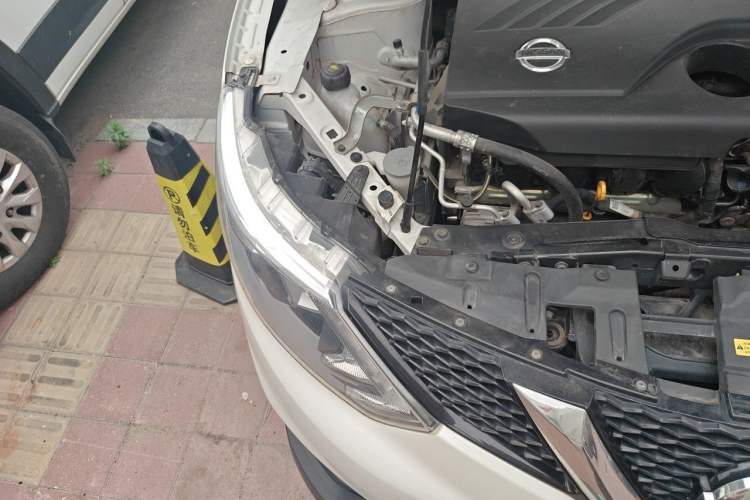 Used Nissan Qashqai 2017 2.0L CVT Smart Enjoyment Version China V Standard Engine Bay Right