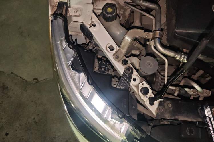 Used Nissan Qashqai 2017 2.0L CVT Elite Edition China V Standard Engine Bay Right