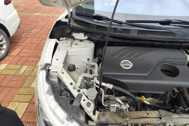 Used Nissan Qashqai 2017 2.0L CVT Smart Enjoyment Version China VI Standard Engine Bay Right