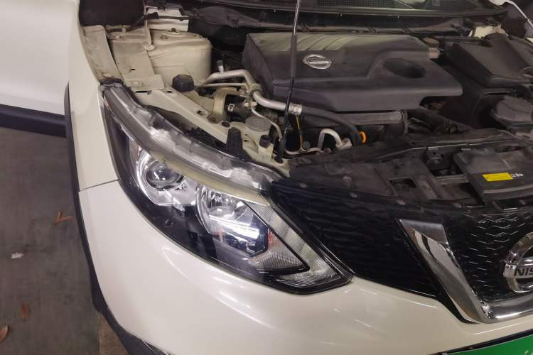 Used Nissan Qashqai 2017 2.0L CVT Smart Enjoyment Version China VI Standard Engine Bay Right