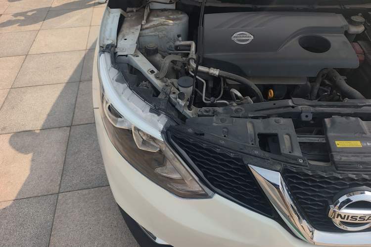 Used Nissan Qashqai 2017 2.0L CVT Smart Enjoyment Version China VI Standard Engine Bay Right