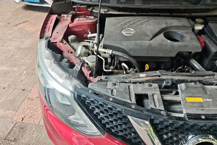 Used Nissan Qashqai 2017 2.0L CVT Smart Enjoyment Version China VI Standard Engine Bay Right