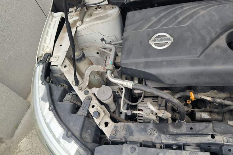 Used Nissan Qashqai 2017 2.0L CVT Smart Enjoyment Version China VI Standard Engine Bay Right