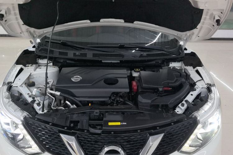 Used Nissan Qashqai 2017 2.0L CVT Smart Enjoyment Version China V Standard Engine Bay