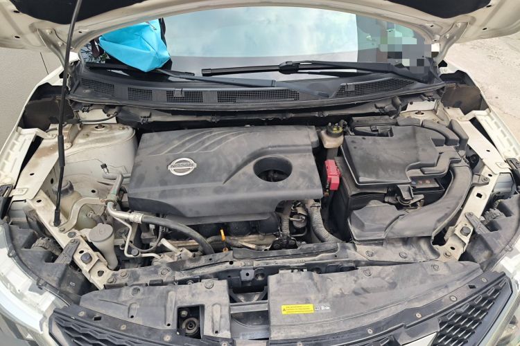 Used Nissan Qashqai 2017 2.0L CVT Smart Enjoyment Version China VI Standard Engine Bay