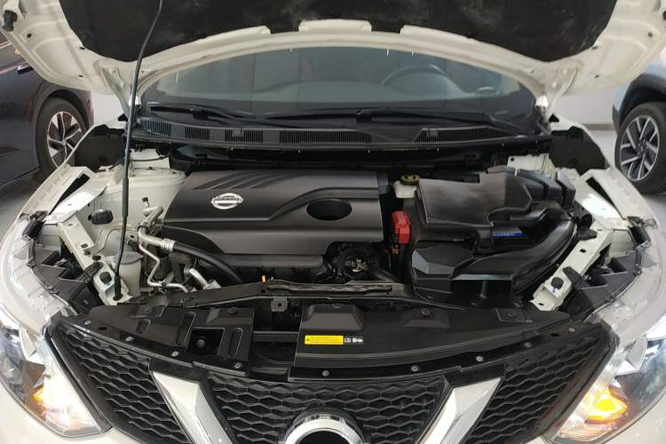 Used Nissan Qashqai 2017 2.0L CVT Smart Enjoyment Version China V Standard Engine Bay