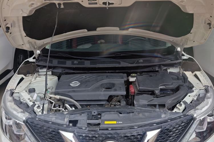 Used Nissan Qashqai 2017 2.0L CVT Smart Enjoyment Version China VI Standard Engine Bay