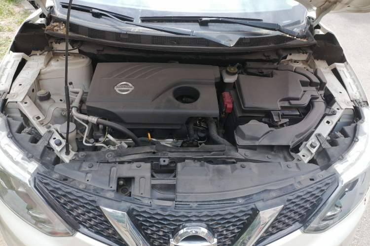Used Nissan Qashqai 2017 2.0L CVT Smart Enjoyment Version China V Standard Engine Bay