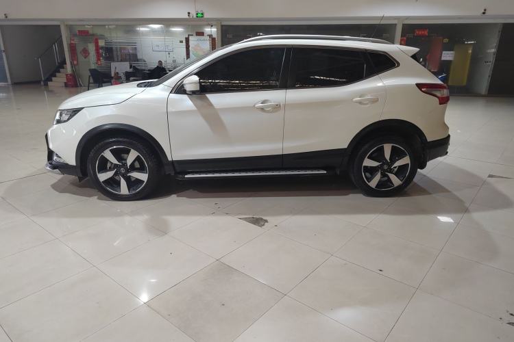 Used Nissan Qashqai 2017 2.0L CVT Luxury Edition China V Standard Exterior 2