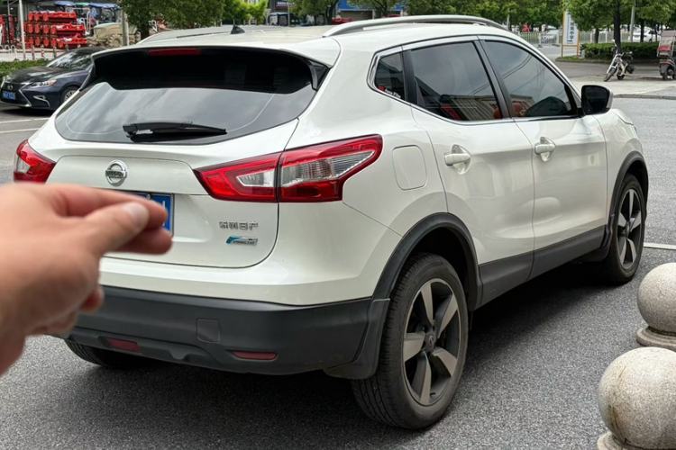 Used Nissan Qashqai 2017 2.0L CVT Smart Enjoyment Version China V Standard Exterior 3
