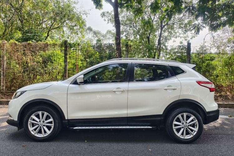 Used Nissan Qashqai 2017 2.0L CVT Elite Edition China V Standard Exterior 3