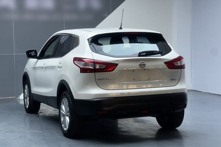 Used Nissan Qashqai 2017 2.0L CVT Elite Edition China V Standard Exterior 3