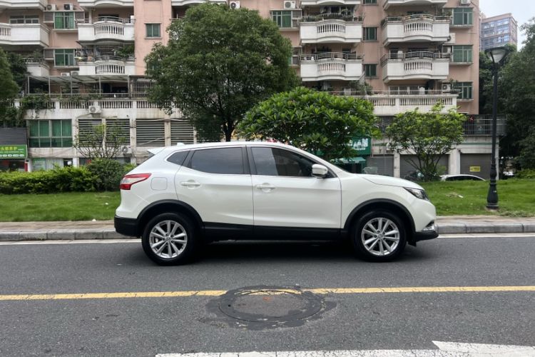 Used Nissan Qashqai 2017 2.0L CVT Elite Edition China V Standard Exterior 3