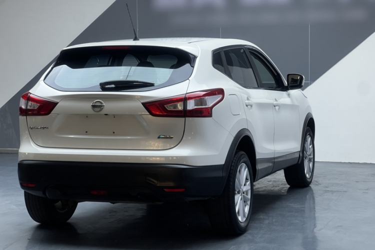 Used Nissan Qashqai 2017 2.0L CVT Elite Edition China V Standard Exterior 4