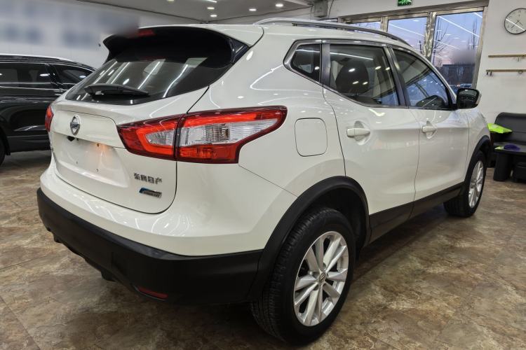 Used Nissan Qashqai 2017 1.2T CVT Fashion Edition Exterior 8