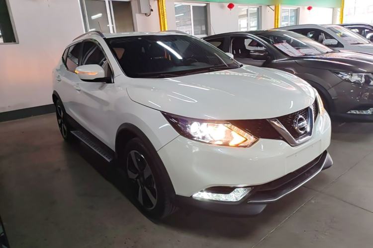 Used Nissan Qashqai 2017 2.0L CVT Smart Enjoyment Version China V Standard Front Right 45 Deg