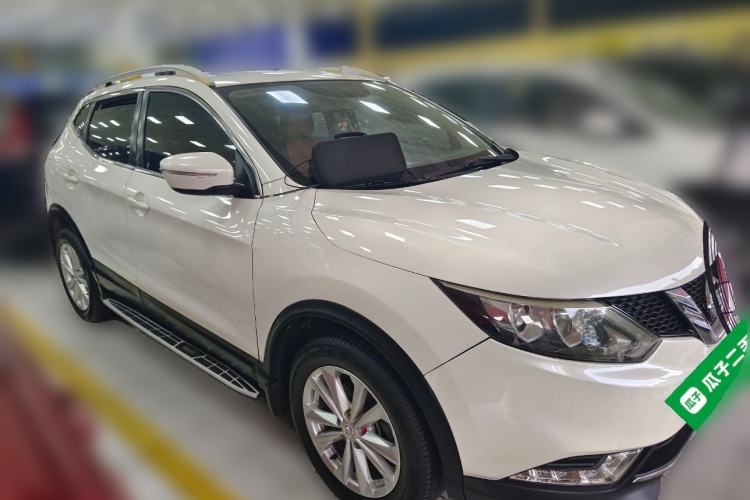 Used Nissan Qashqai 2017 2.0L CVT Elite Edition China V Standard Front Right 45 Deg