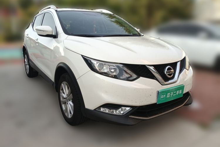 Used Nissan Qashqai 2017 2.0L CVT Elite Edition China V Standard Front Right 45 Deg