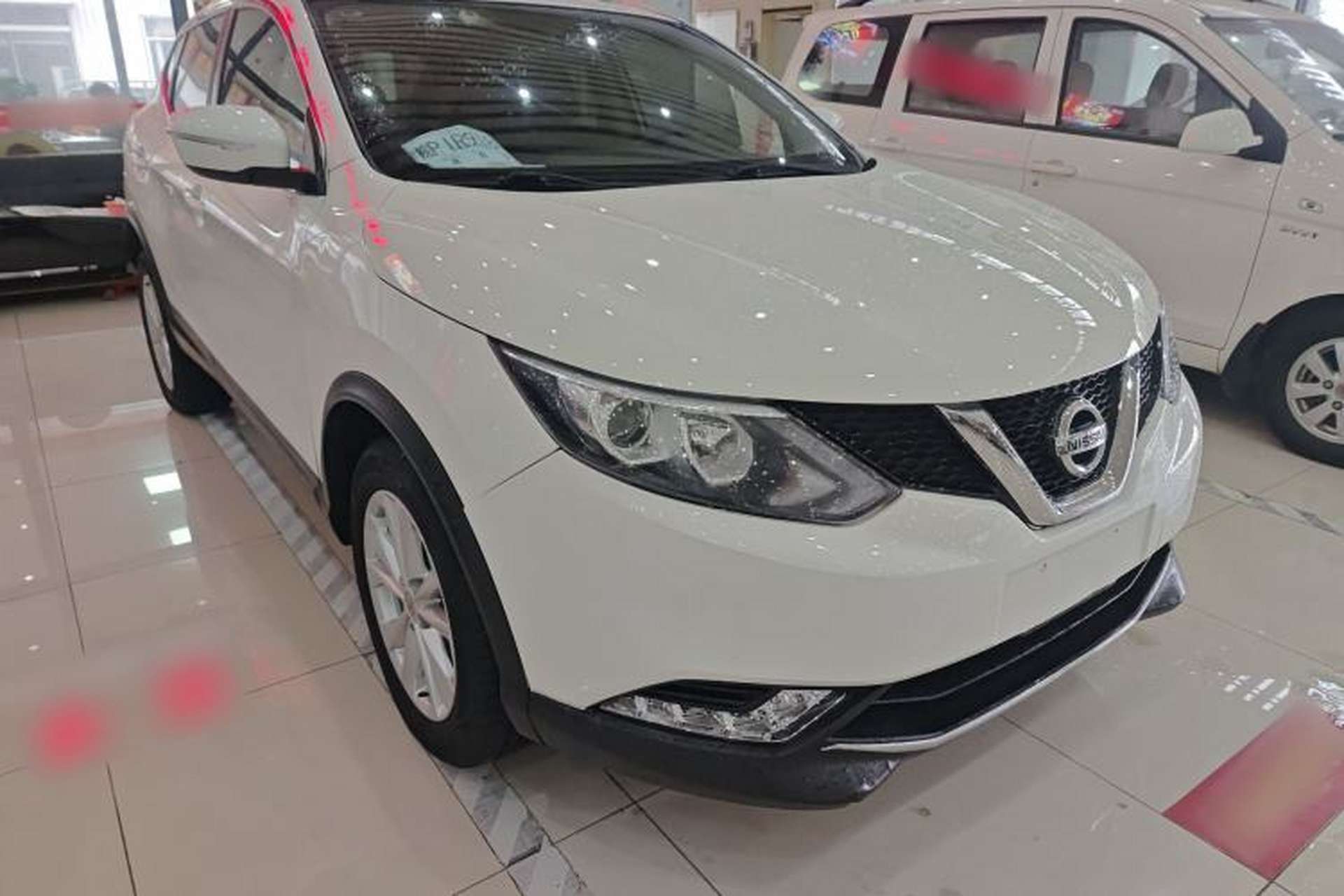Used Nissan Qashqai 2017 2.0L CVT Elite Edition China V Standard Front Right 45 Deg