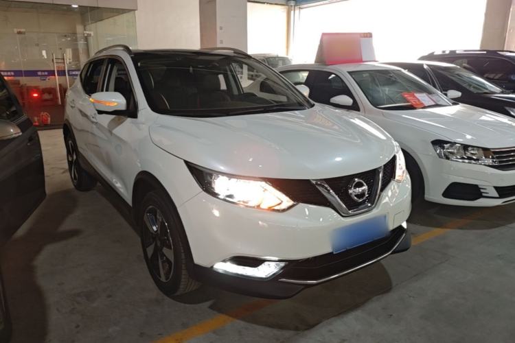 Used Nissan Qashqai 2017 2.0L CVT Luxury Edition China VI Standard Front Right 45 Deg