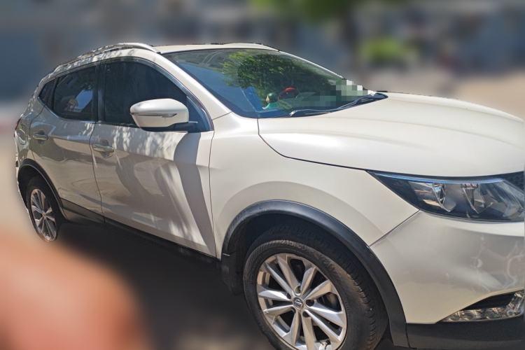 Used Nissan Qashqai 2017 2.0L CVT Elite Edition China V Standard Front Right 45 Deg