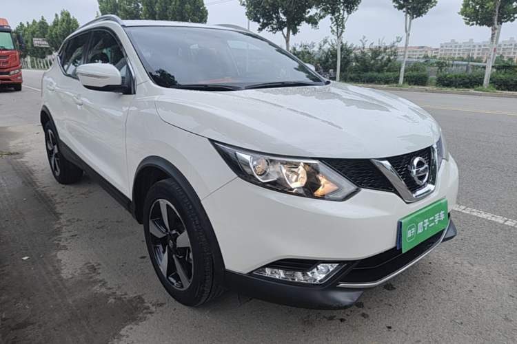 Used Nissan Qashqai 2017 2.0L CVT Smart Enjoyment Version China V Standard Front Right 45 Deg