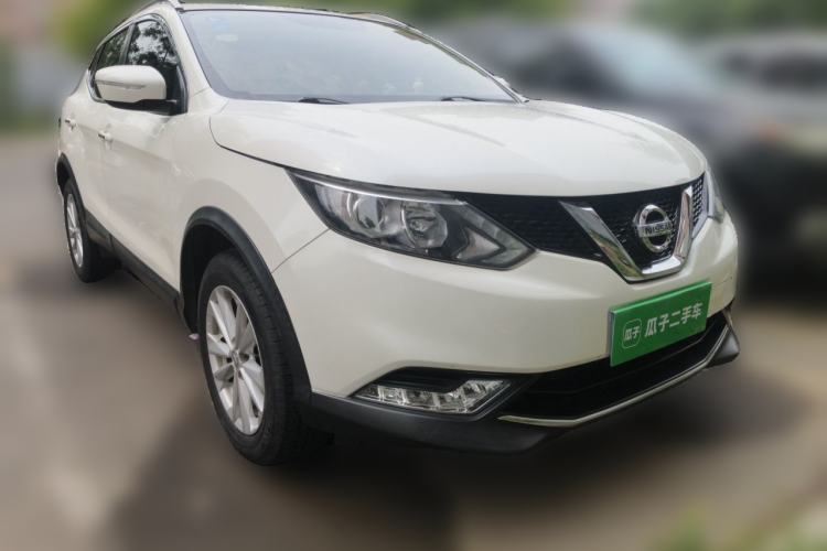 Used Nissan Qashqai 2017 2.0L CVT Elite Edition China V Standard Front Right 45 Deg